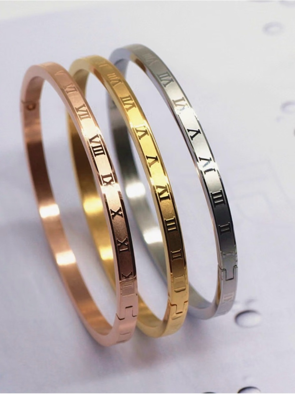Roman Numeral Slim Bangle Bracelet - Gold